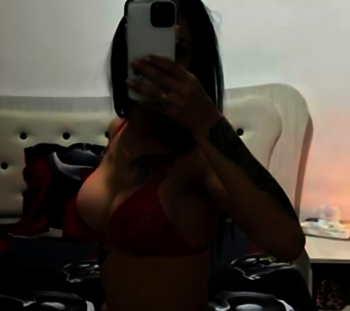 BDSM Escort in Mendig - model photo Tedi